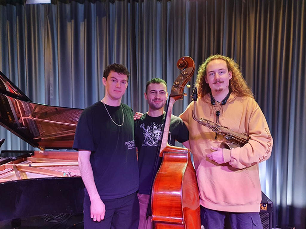 Michael Bede Trio
