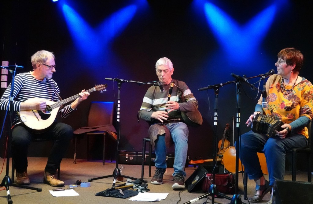Bouzouki Bellows!