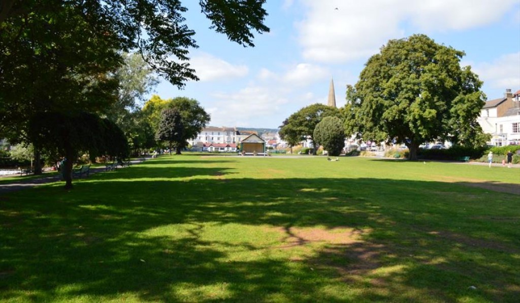 Dawlish Lawn