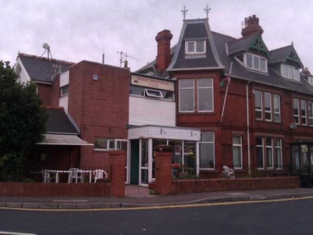 Barry West End Club