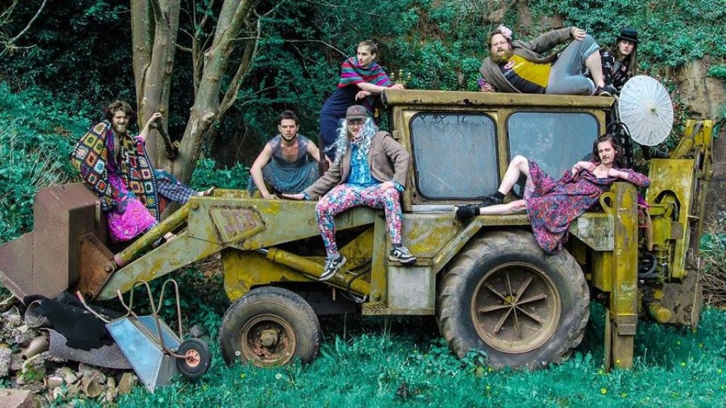 Mama Jerk and the Lady Fingers