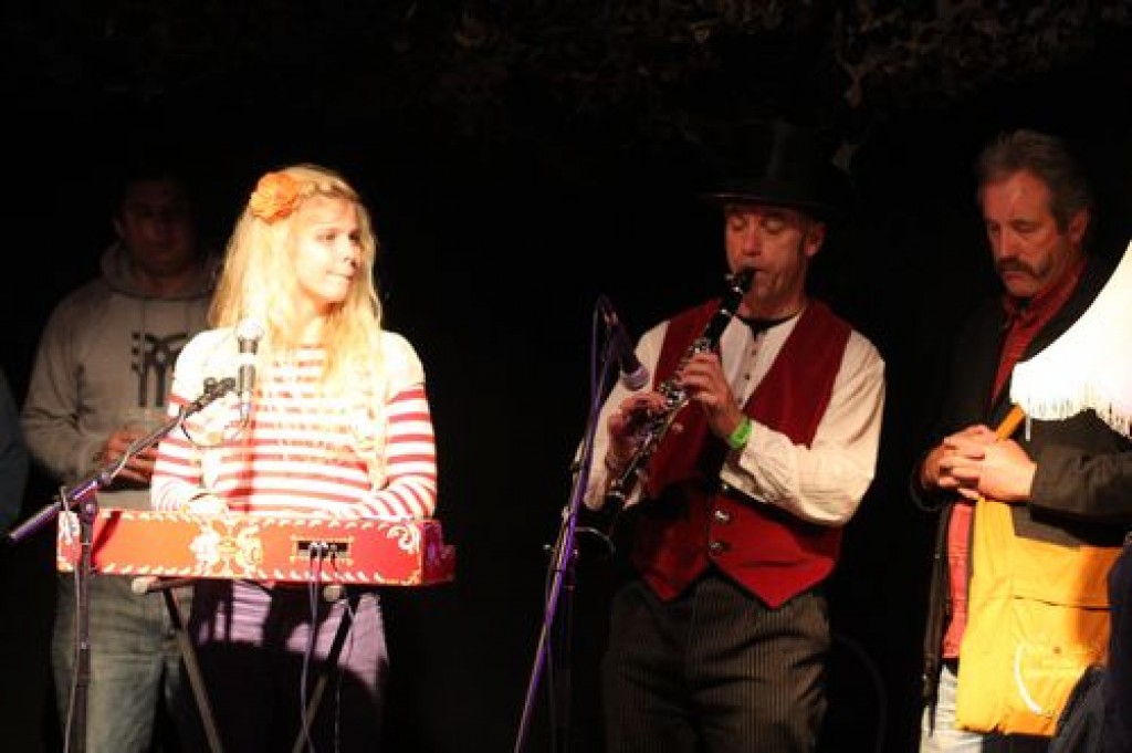 Mae & the Midnight Fairground