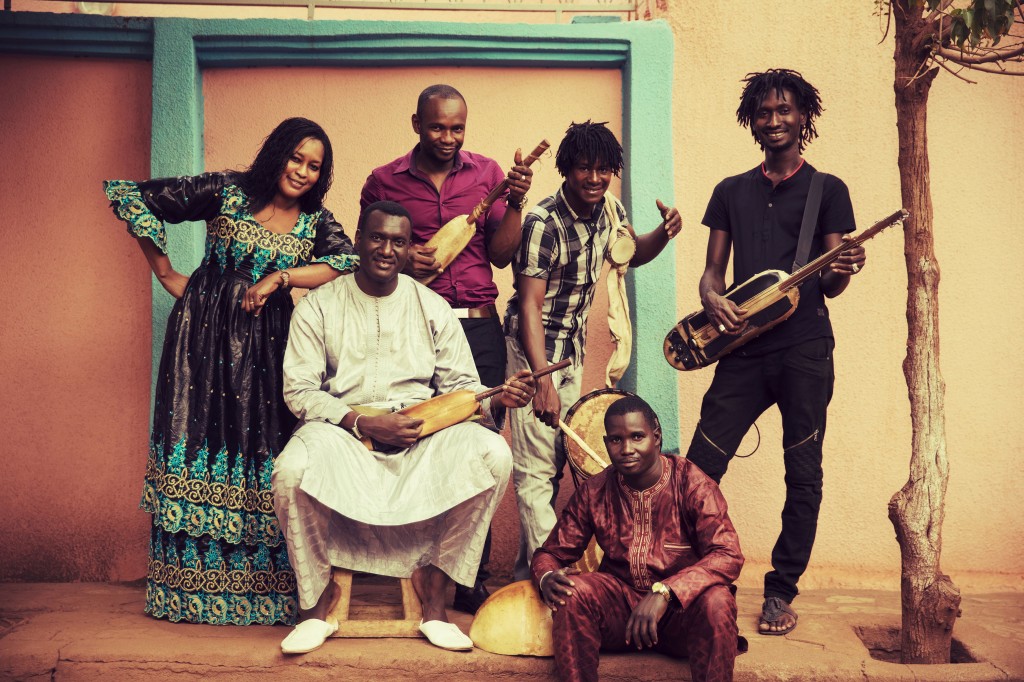 Bassekou Kouyate and Ngoni Ba