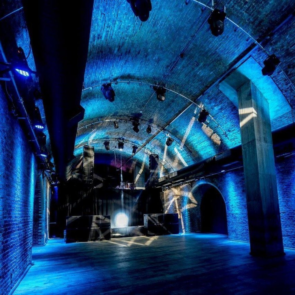 Late & Live presents