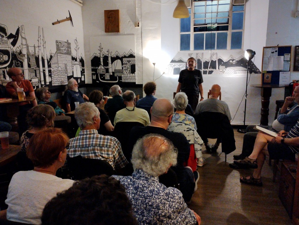 Sharp´s Folk Club - the world famous traditional singing night