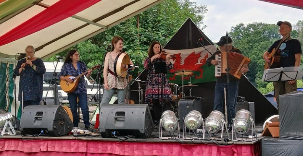 Gordon Giltrap at Burnett´s Hill, Narberth
