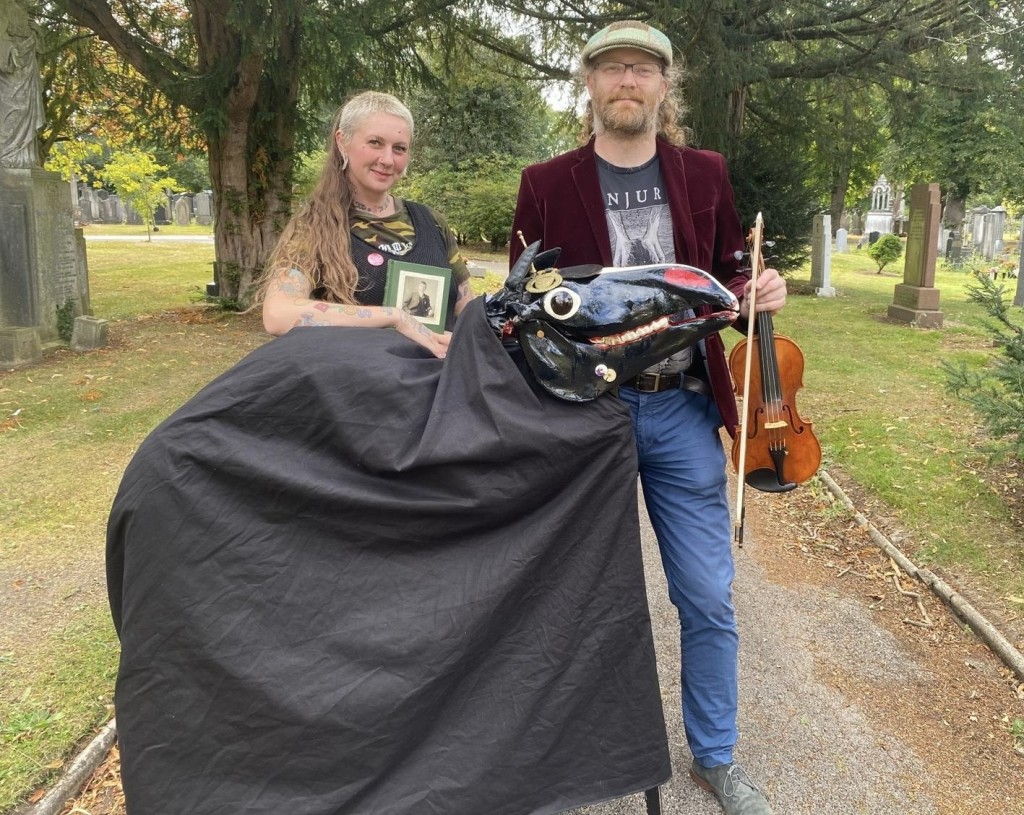 Tom Kitching and Jennifer Reid – Bitter and Mild