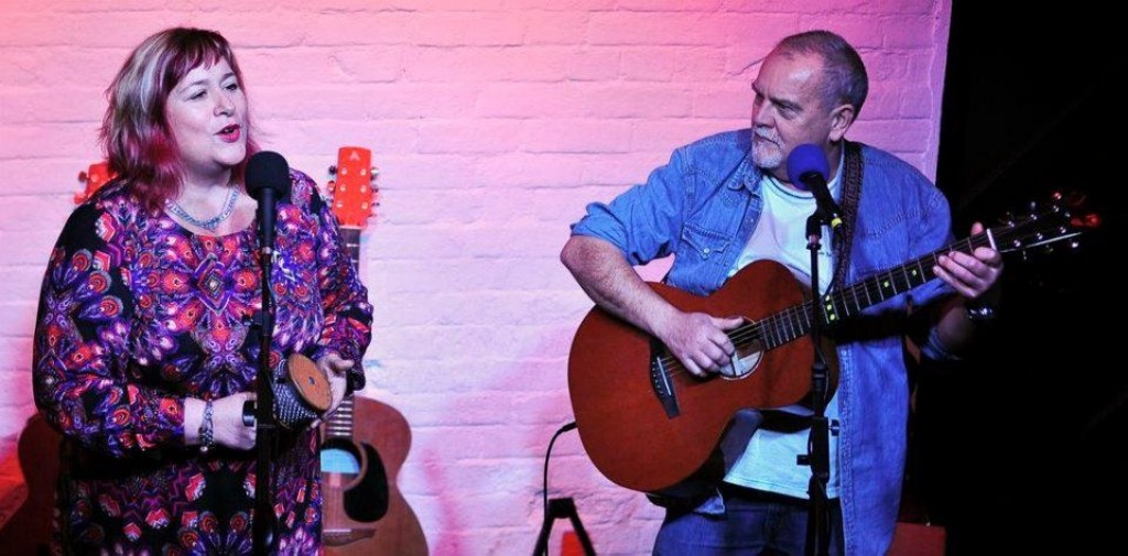 SALLY IRONMONGER & BRIAN CARTER AT ST NEOTS FOLK CLUB