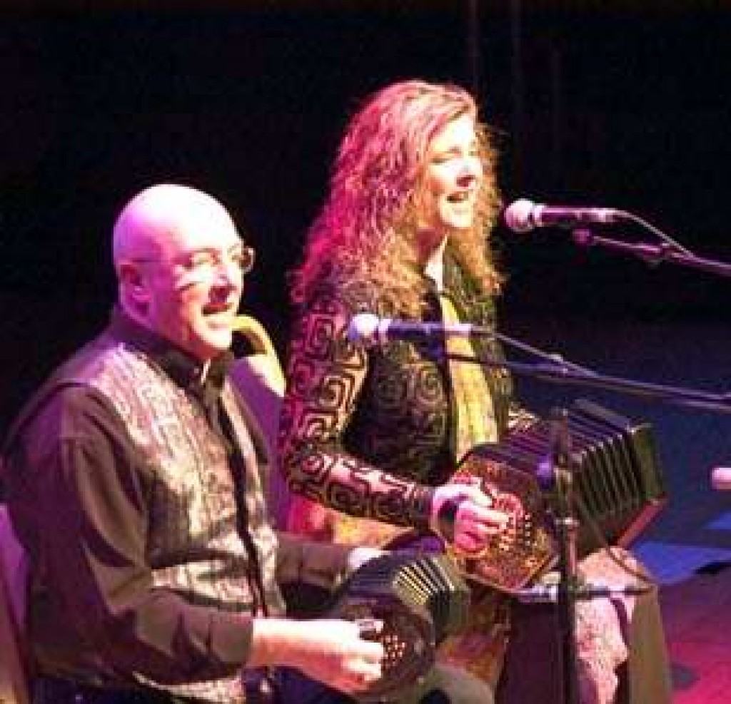 SINGAROUND WITH KEITH KENDRICK & SYLVIA NEEDHAM