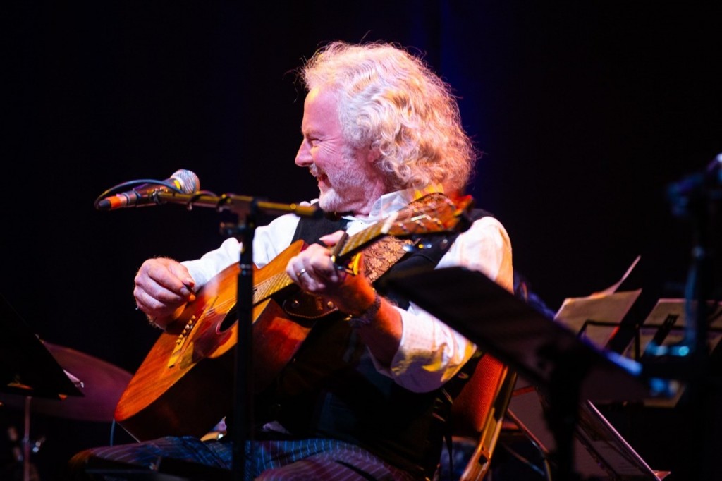Devoran Acoustic Sessions presents Reg Meuross – Fire & Dust – The Wood
