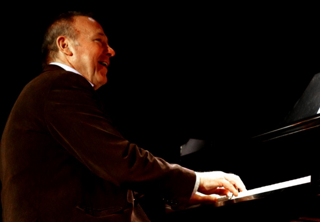 Marigolds Jazz Club presents the fantastic Ted Beament Trio with Robert Fow