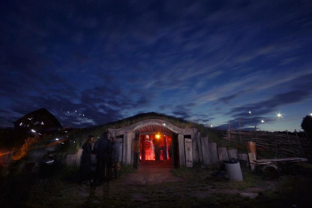 Jaminaround at the Earthouse