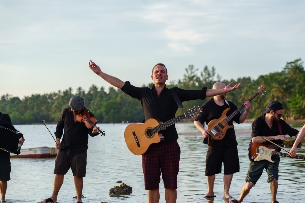 EP Review - Erik and the Worldly Savages ´Break Free´