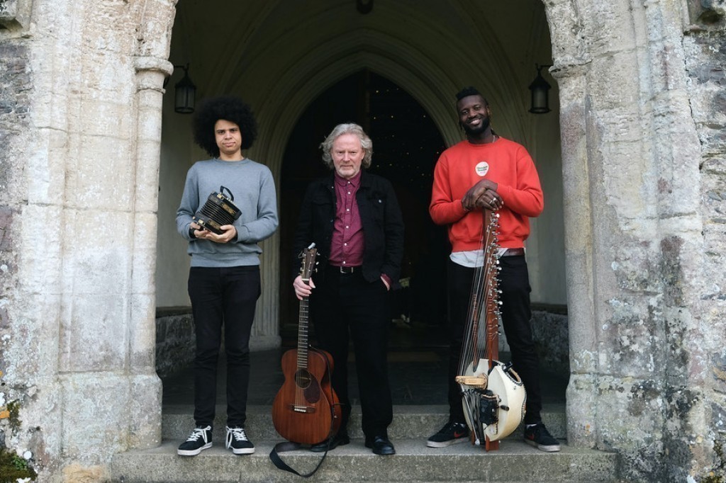 Reg Meuross brings Stolen From God autumn tour to UK stages (2–11 October)