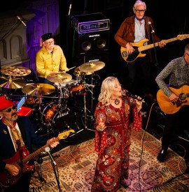 Julie July Band - Wonderland