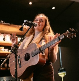 EP Review - ‘Throne of Thorns´ Darby Sabin