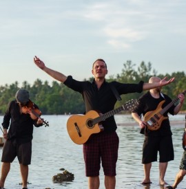 EP Review - Erik and the Worldly Savages ´Break Free´