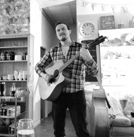 Album Review - Christopher Crompton: ´The Darkness and the Dust´