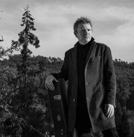 FEATURE: Sandy Kilpatrick comes home to a heartfelt showcase of local folk talent