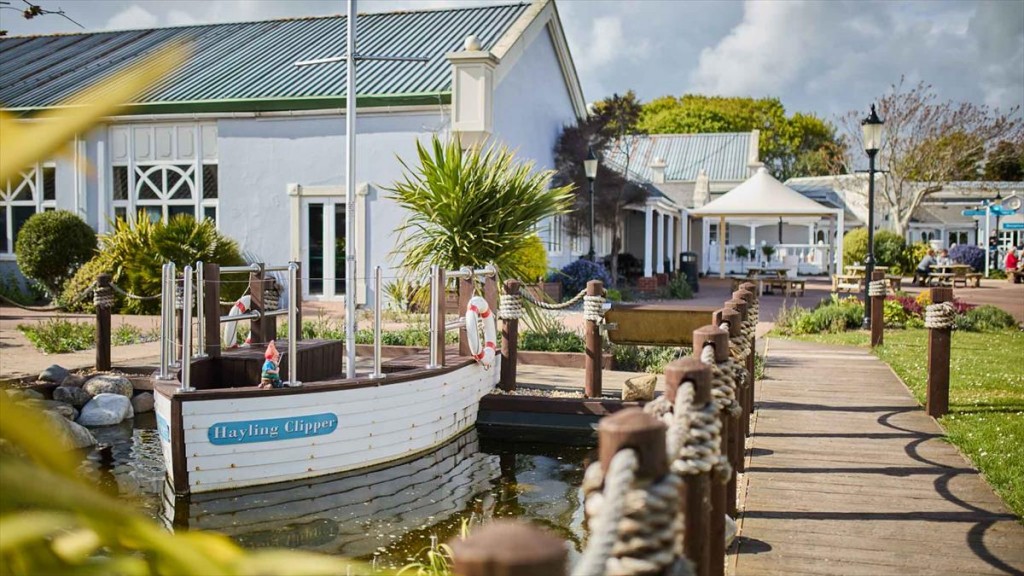 Warner Lakeside Holiday Village