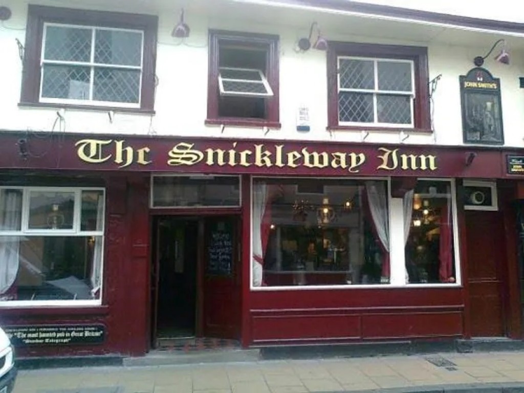 Snickleway Inn