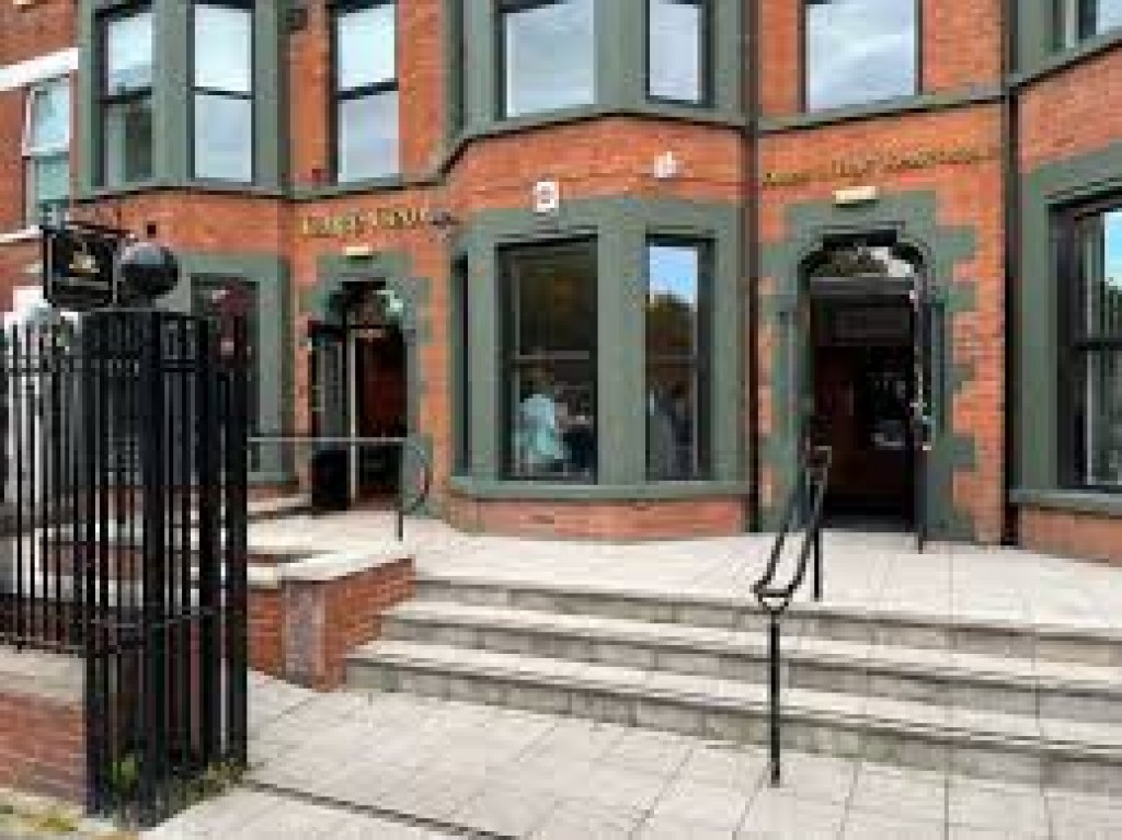 Áras Mhic Reachtain, Belfast