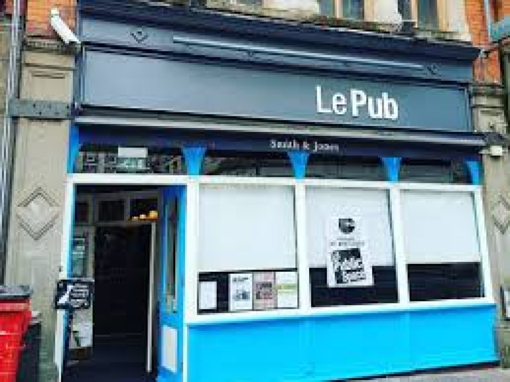Le Pub